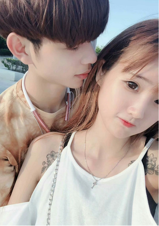 王乐乐最近一段时间因为他和三个女生之间的错综复杂的关系,而变得