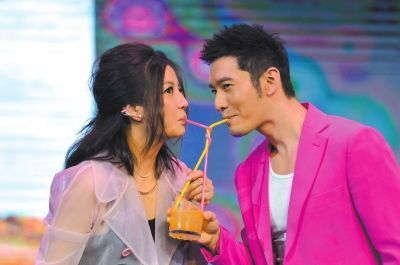 赵薇|赵薇和黄有龙离婚并划清界限？工作室回应了