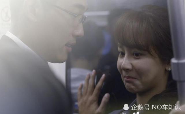 还记得邱莹莹半夜回来小曲意味深长的一句话吗浑身一股那个味