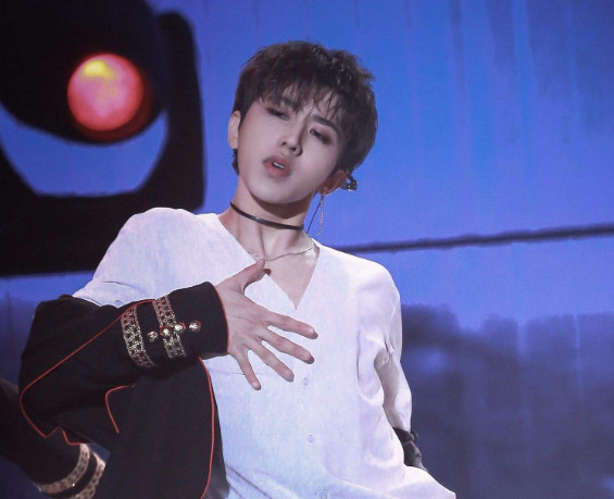 蔡徐坤最火的一首歌,底下神评却成了ikun心中的