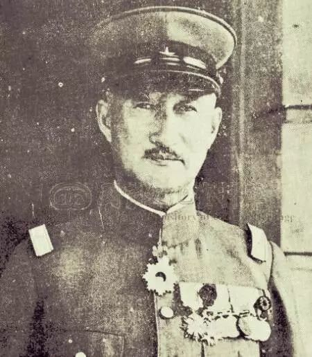 第四师团长寺内寿一