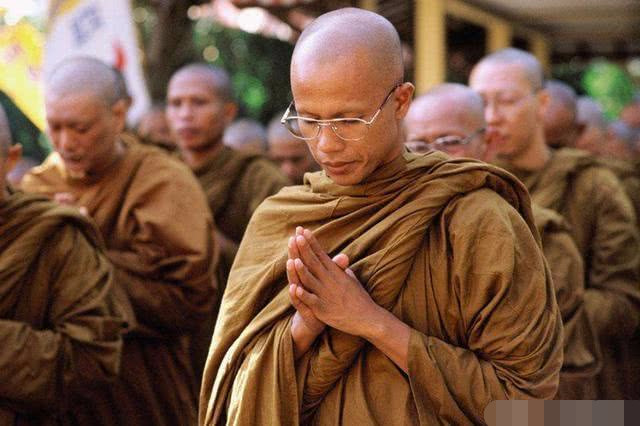 为何和尚都是光头,佛祖却是满头肉髻,