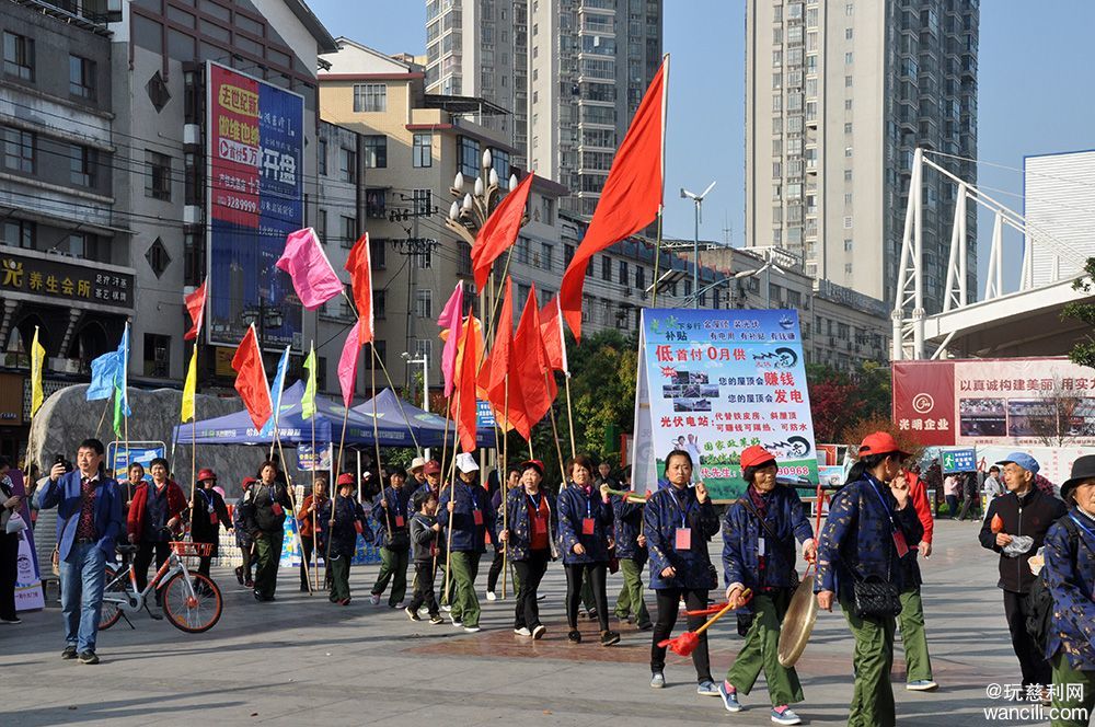 慈利县2019年"抬毛菩萨"民俗文化活动在人民广场盛大举行