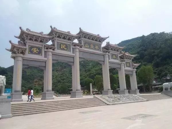 文化中心,石岩公学,官田村,石岩街道办等排牙山排牙山是深圳第六高峰