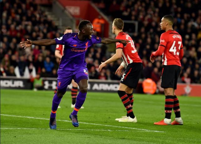 英超综述-利物浦超曼城登顶 莱斯特伯恩利大胜