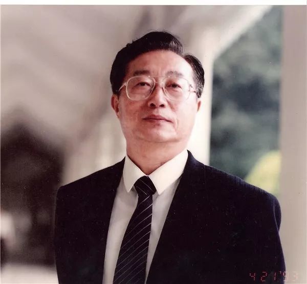 张晋藩中国政法大学终身教授,法律史学研究院名誉院长