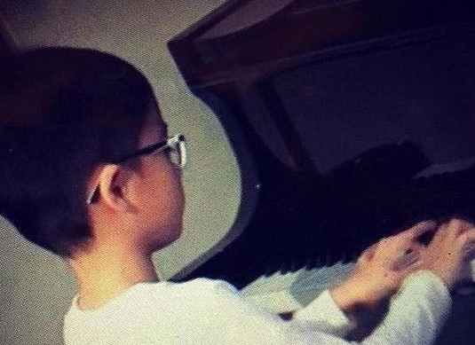 带你参观李克勤的豪宅:在香港也有这么大的阳台,房子价值不低啊