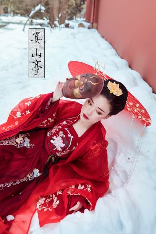 花嫁汉服 躲过牡丹国色 忍了赤帝子 看到最后一个挪不开眼