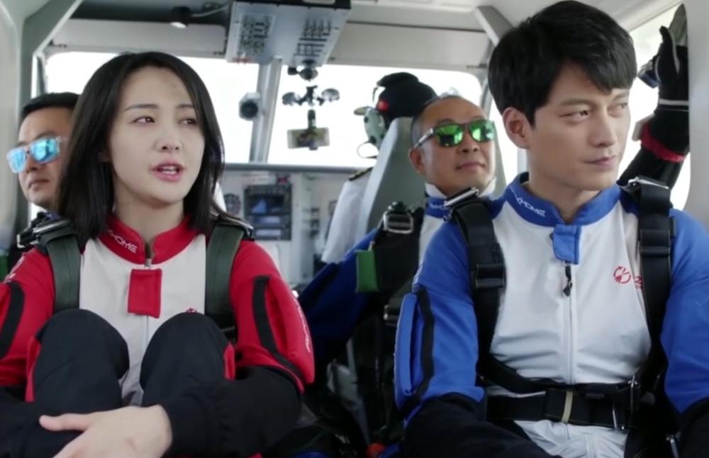 《青春斗》赵宝刚回归之作,却无太大水花?郑爽演技炸裂是吹捧?