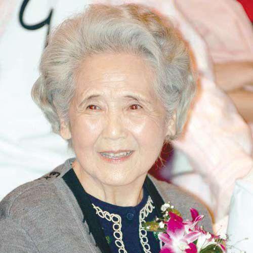 鲁园老师:55岁初登荧屏,78岁荣获飞天奖,人生什么时候努力也不晚
