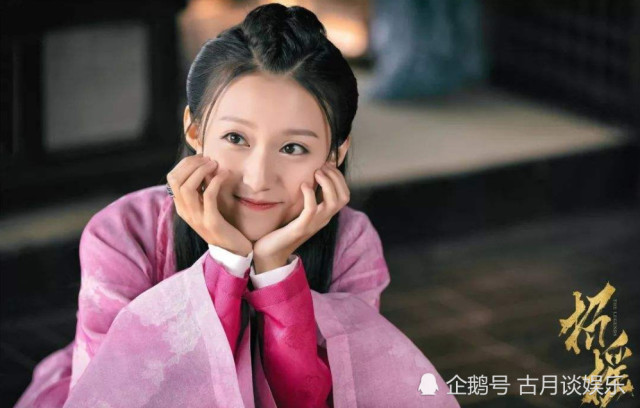 招摇:路十七竟然也上过《快乐大本营》!被何炅夸赞,和谢娜合唱