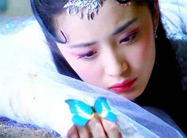 相信很多人都看过,在该剧中,只有4岁的杨幂,出演了咸宁公主一角