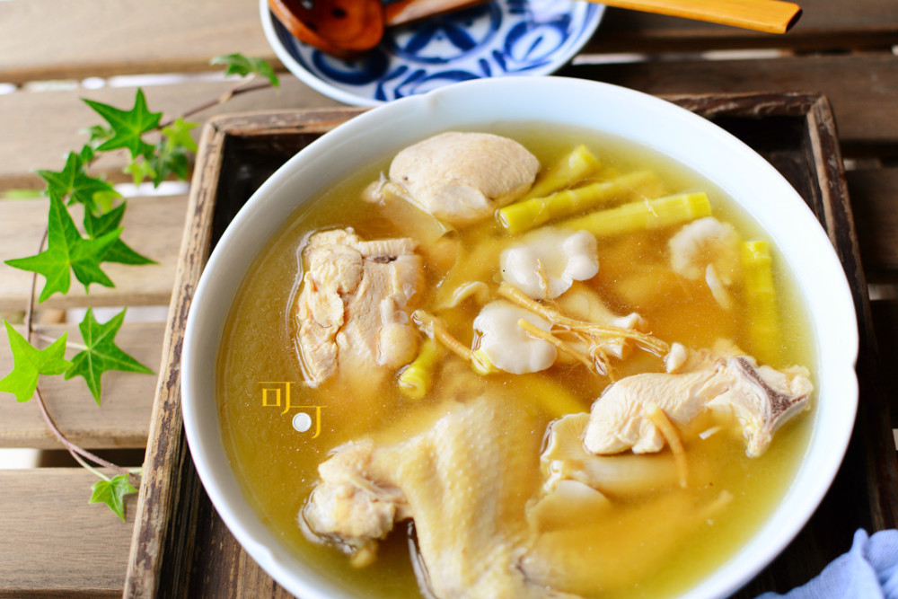 炖个参鸡汤,再加这两种当季山珍,鲜美滋味一次尝个够