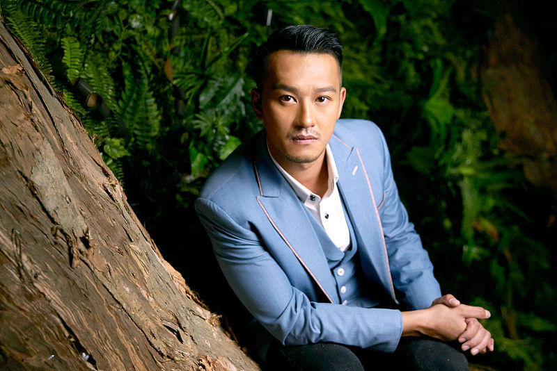 吴浩康推出新专辑,并声称:这首歌就是他的青春