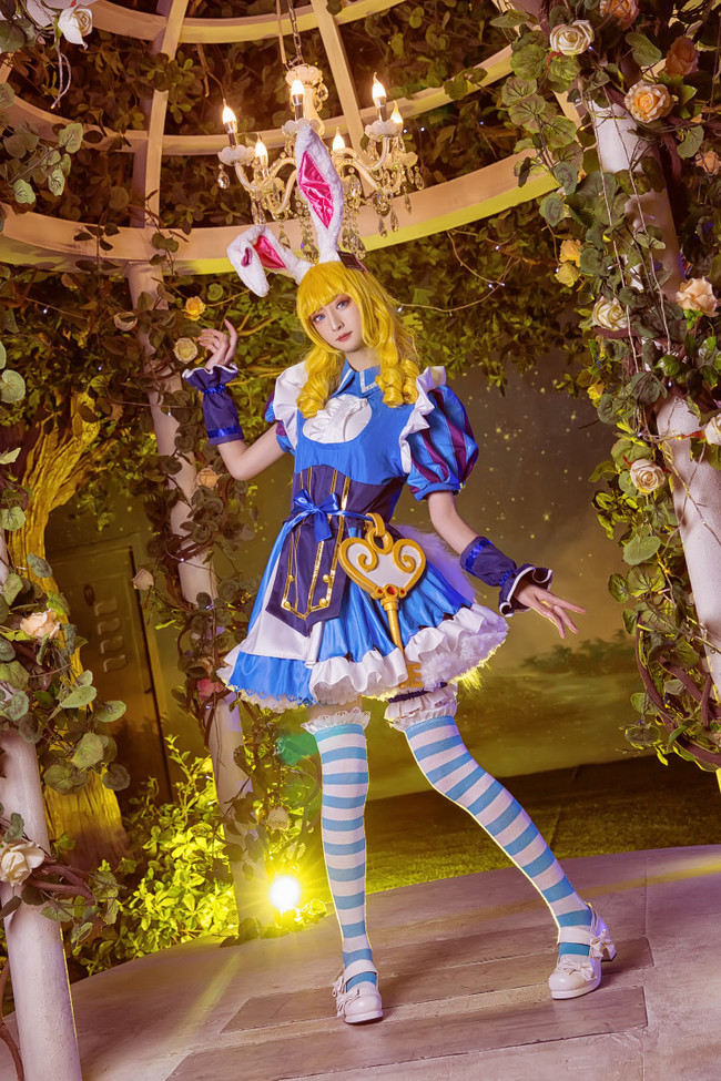 王者荣耀仙境爱丽丝妲己cos集赏析