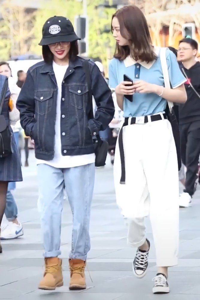 红人代古拉无滤镜照,颜值依然很高,但是身高却比视频矮了一截!