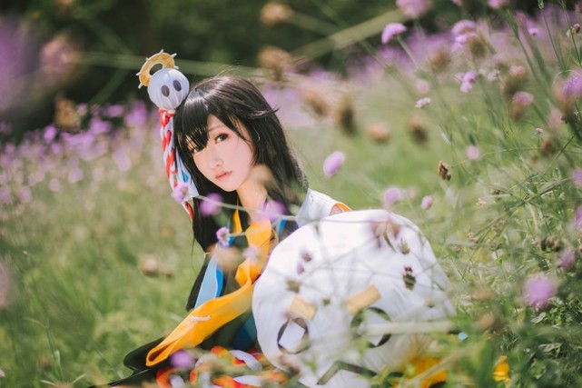 《阴阳师》日和坊cos:超美的小姐姐,和服与樱花更配哦!
