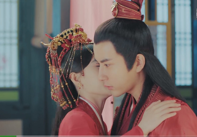 于朦胧身高183,鞠婧袆身高159,看到两人吻戏后