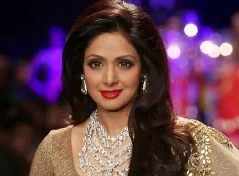 印度国宝级女星在迪拜酒店浴缸溺亡去世,富豪派私人飞机接遗体