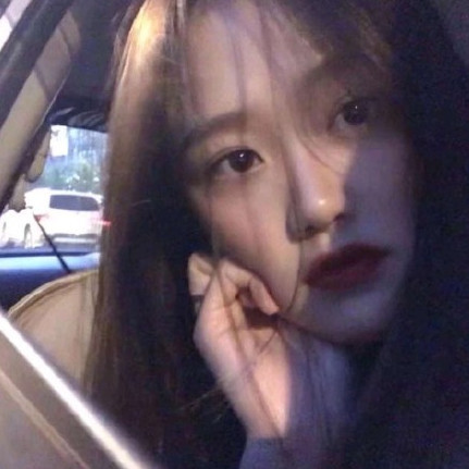 已经有了男朋友,所以他尊重你的感情才会不联系你,不去打扰你的生活