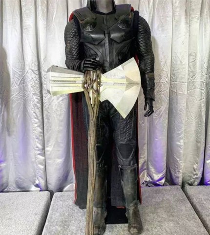 漫威展出战服,美国队长的鱼鳞装出现,网友:钢铁侠那个过分了