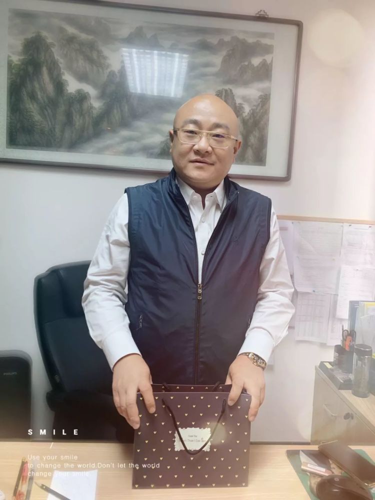 财务部副总监王璐女士,富力城一店2组方月女士生日快乐