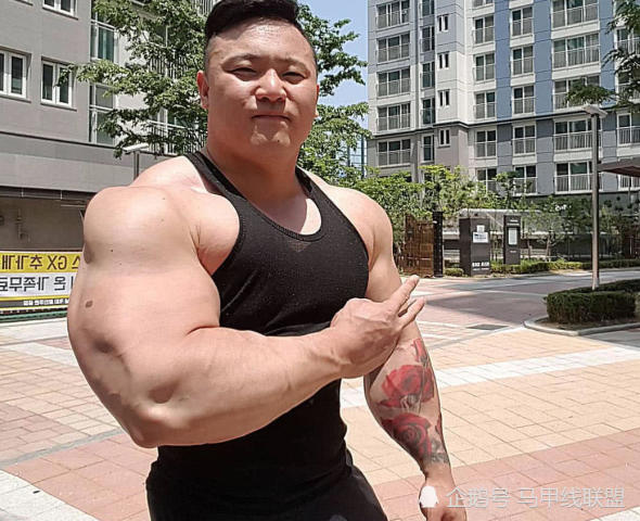 肌肉男子身高168cm,体重超过200斤,还被人叫胖子!