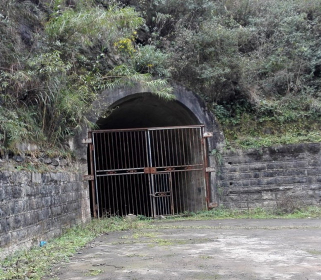 重庆深山隐藏一座军工城生产火炮零部件旧址建筑成废墟