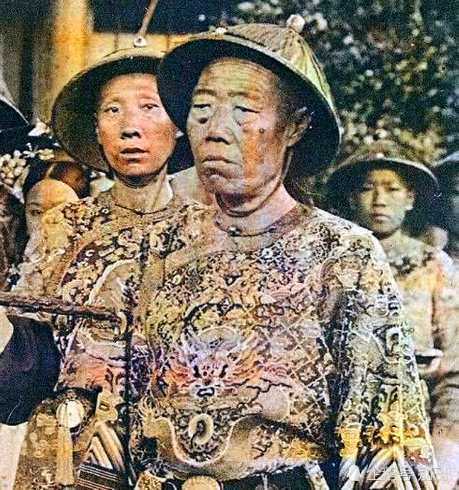 李莲英和慈禧同框扮观音年轻时面如冠玉