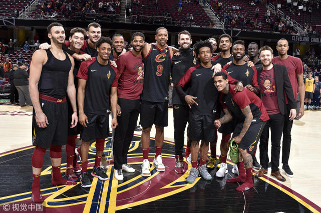 直击骑士收官战:弗莱退役告别赛场 全队迷茫不知未来计划