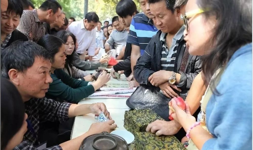 古董|古玩：同一件物他可卖100万，你只能卖个10万