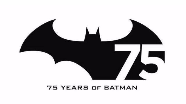 《蝙蝠侠》几十年连载,胸前logo也就换了几十个版本