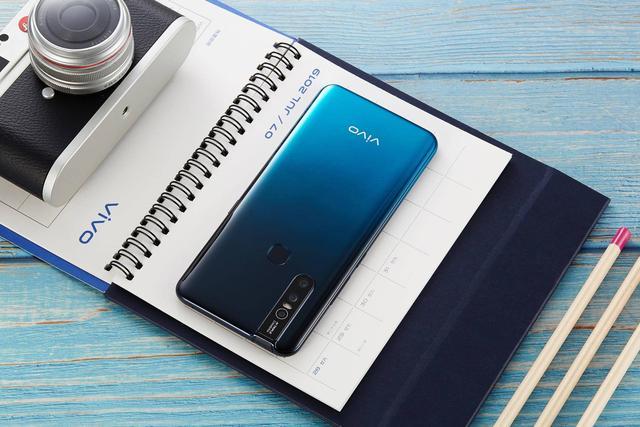 2k档独此一家!vivo s1冰湖蓝真机图赏:尽享宽广视野