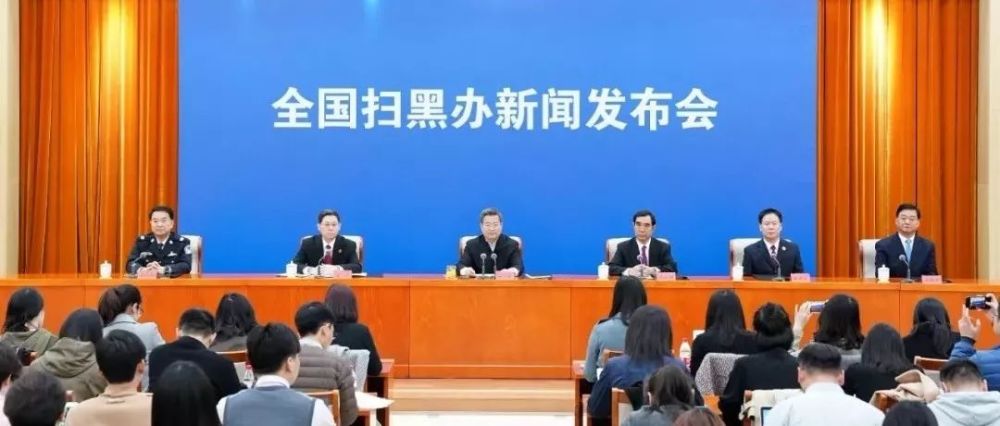 鄂尔多斯市中级人民法院开庭审理那某某故意杀人一案