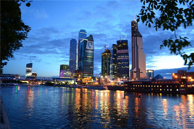 莫斯科人口占比远超上海,人均GDP也略高,
