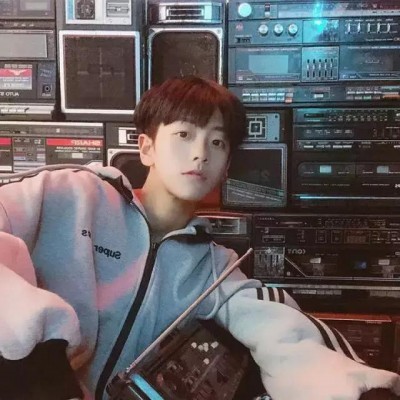 最火情侣头像:希望吹过我的风还能绕几圈去拥抱你