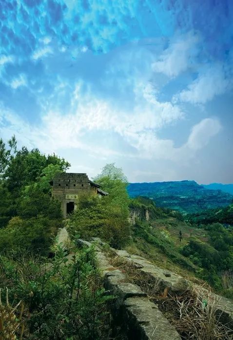 大水井 大水井古建筑群始建于明末清初,藏在利川市茫茫群山之中,古老