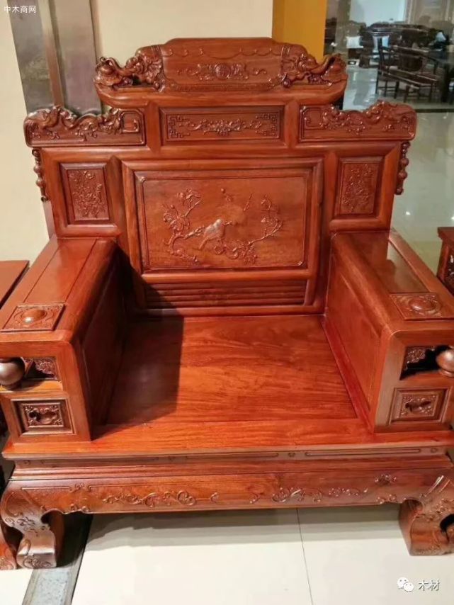 缅甸花梨木红木家具 客厅沙发的保养关键是什么