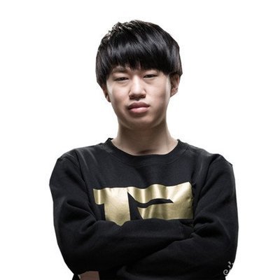 小虎只会混？uzi退役后已然出混子装，RNG被SN打败
