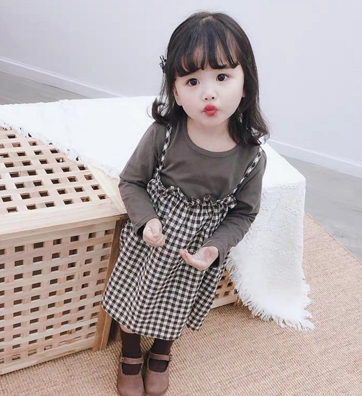 霸屏网络的"童模妞妞",高颜值年入80w,却因妈妈拿脚踹火了