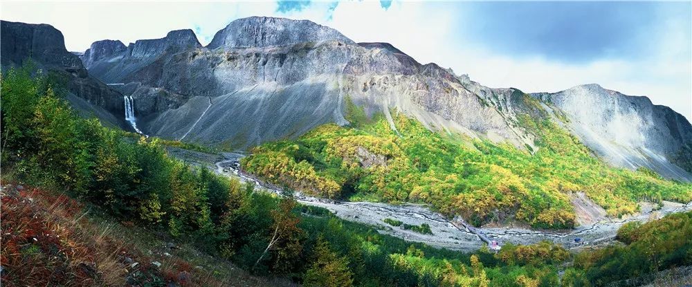 以神奇,神秘,神聖而著稱於世的中華十大名山——長白山就坐落在延邊