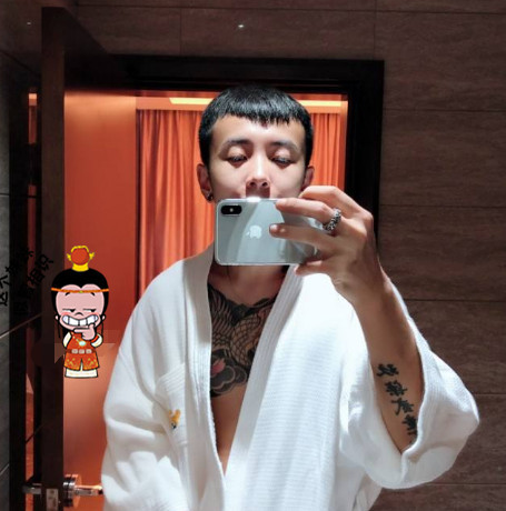 王北车身上纹身曝光阳光男孩形象不见网友别和天佑一样