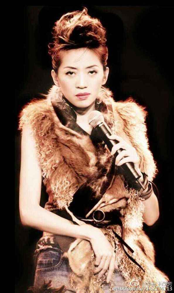 成龙在梅艳芳婚礼上迟到,向华强让他当场下跪,今真相浮出水面