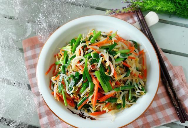 韭菜别总是和鸡蛋一起炒,试试这个做法,相信你吃一次会爱上