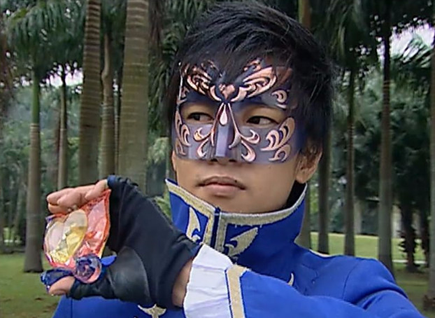 巴啦啦魔仙女王是女的魔仙王也是女的那游乐王子是啥情况