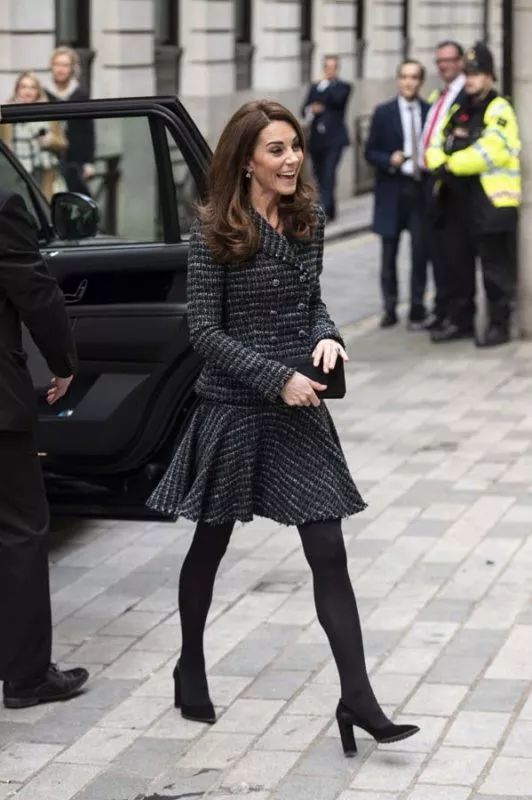 穿gucci拿轻奢包,换了造型师的凯特王妃又成带货女王