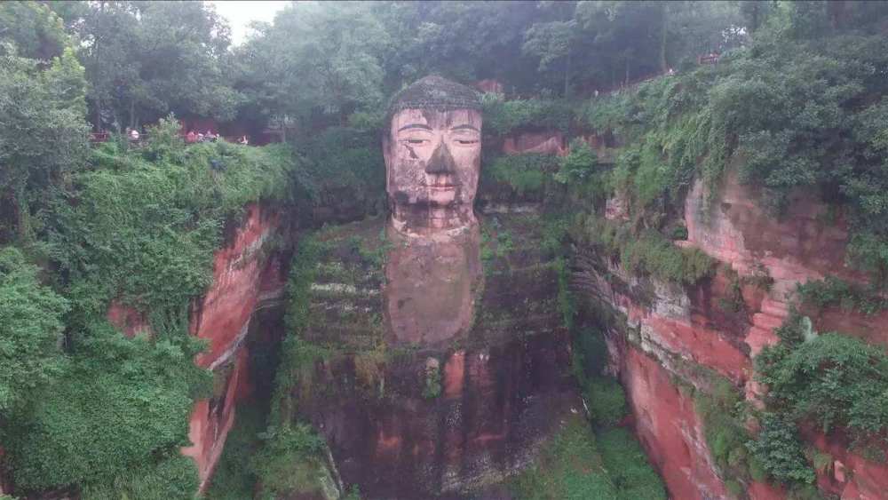 乐山大佛第4次闭眼难道又有大事要发生镜头记录下全过程