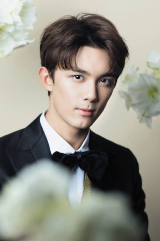 演过哪吒的三个童星,前两个都很红,最后一个无