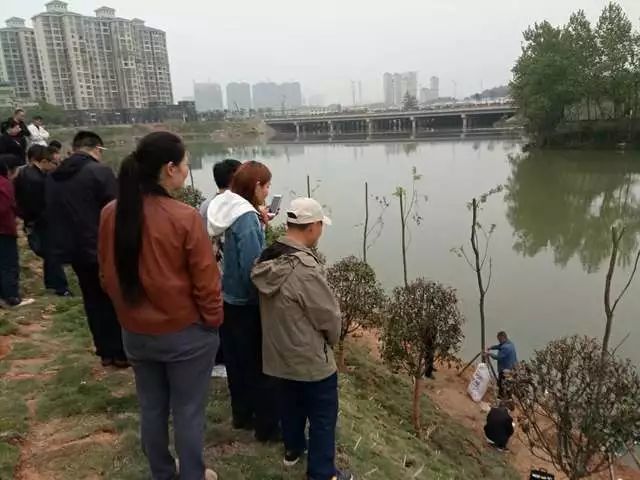 岳阳北港河惊现一具女尸身穿红棉袄花棉裤