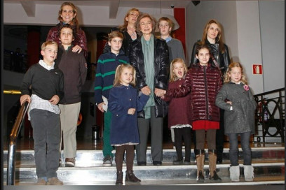 7年前莱昂诺尔公主和妹妹索菲亚观看音乐剧,艺